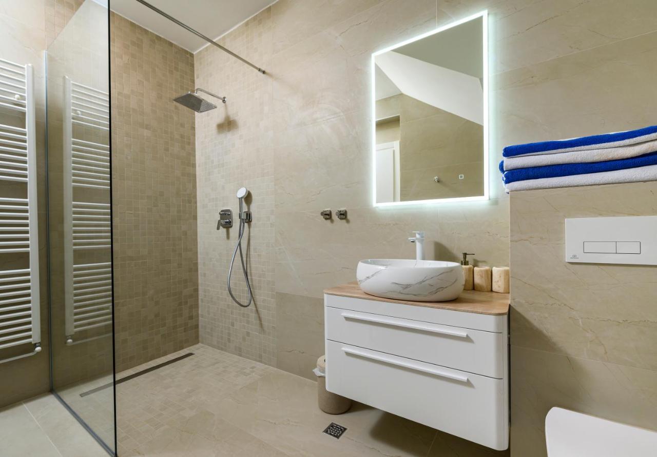 Gallery Luxury Suites & Rooms Spalato Esterno foto